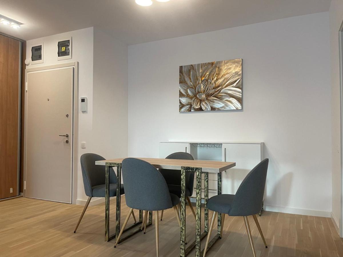 Apartament C-entral With Private Parking *