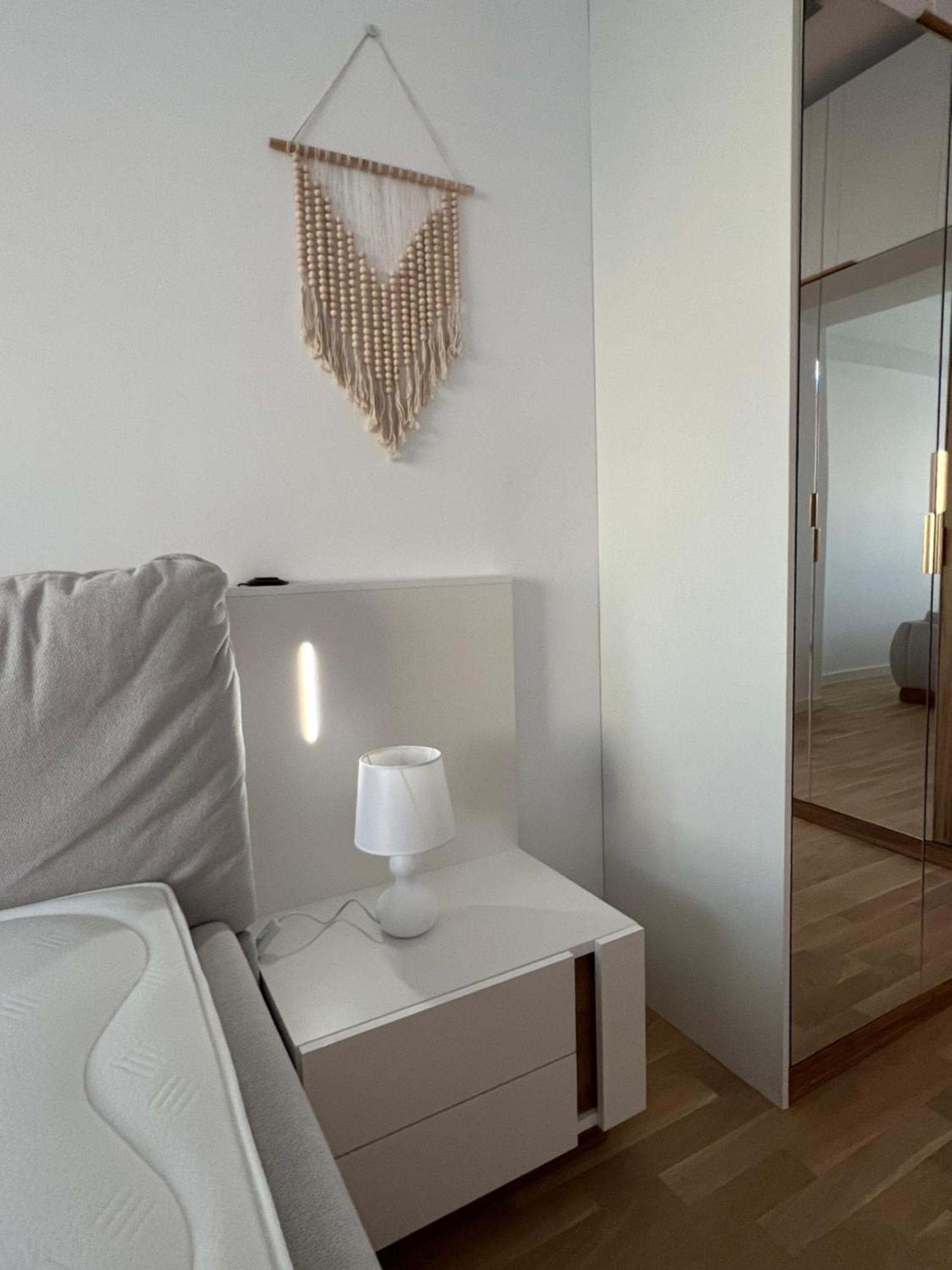 C-entral With Private Parking Apartament